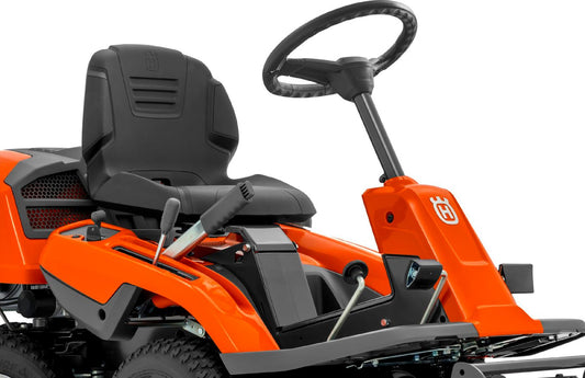 Husqvarna Profi-Frontmäher R 214C Combi 94 Winterpaket mit Schneeschild, Gummileiste, Gewicht und Schneeketten