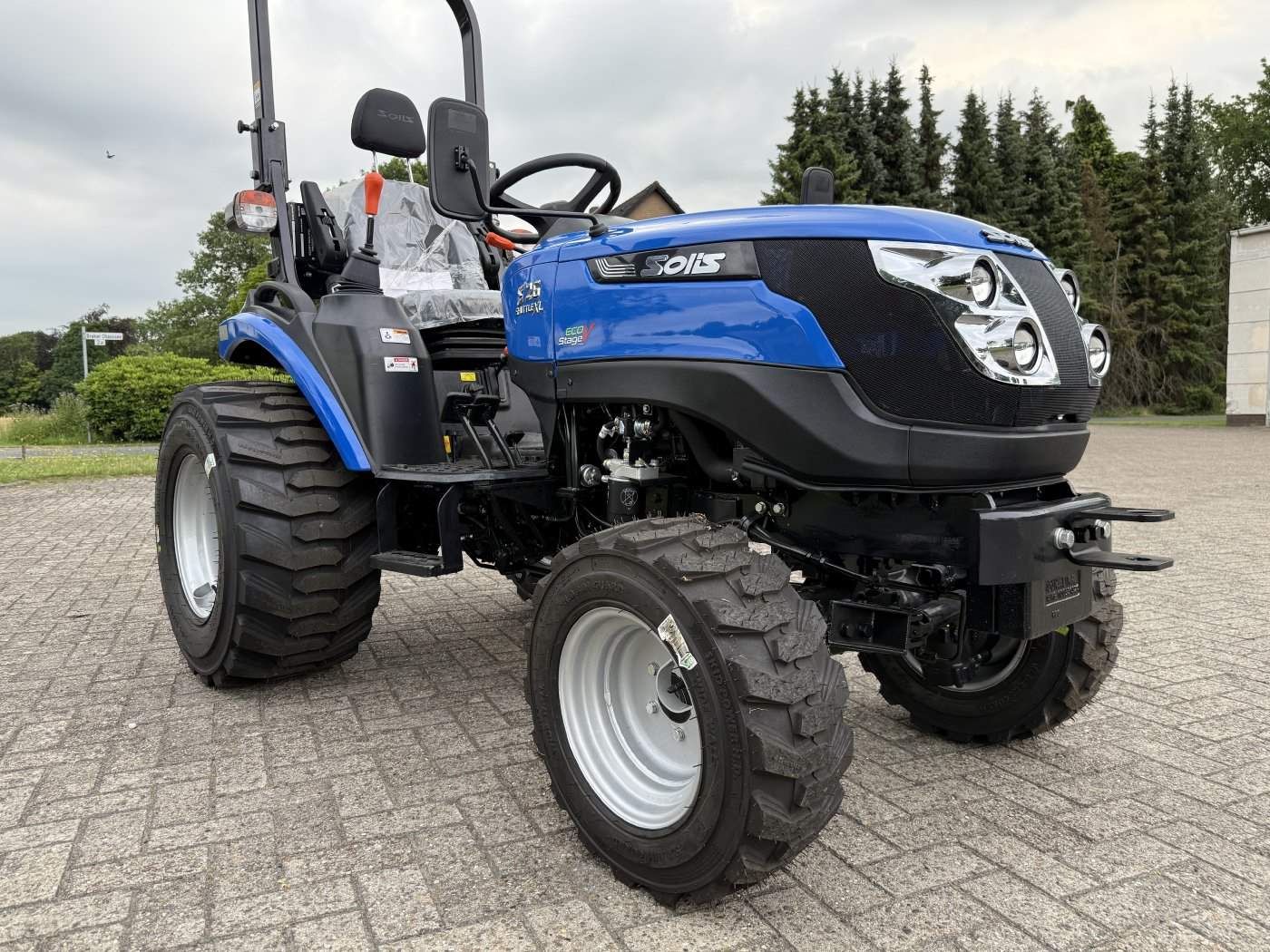 Solis Kompakttraktor 26 9+9 Vorführer mit Industriebereifung -sofort verfügbar
