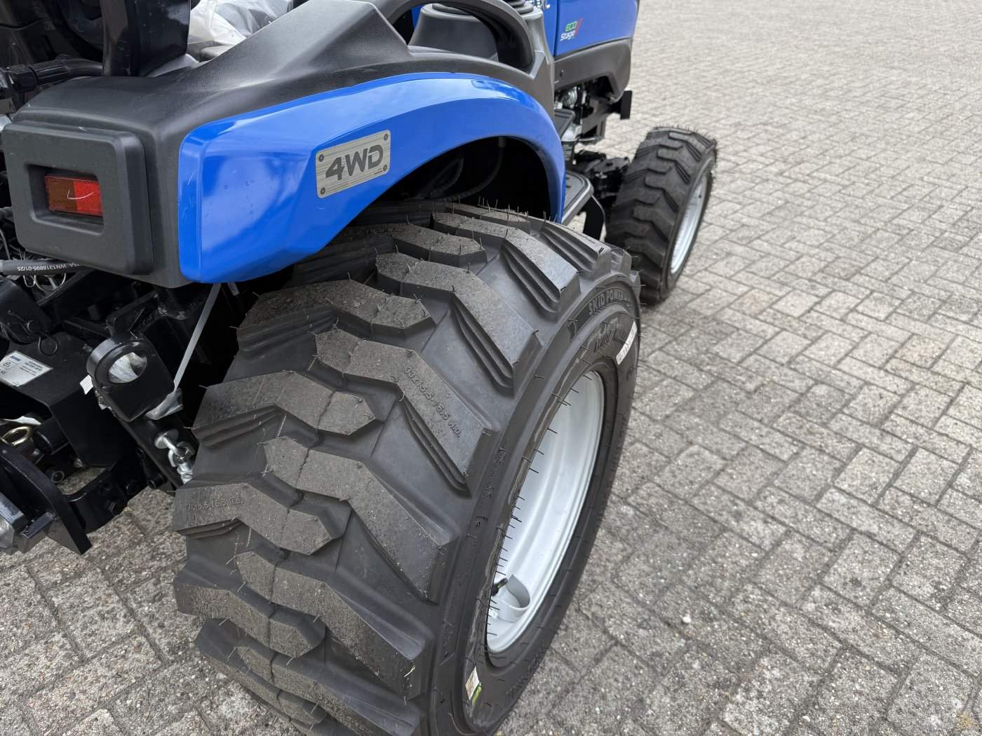 Solis Kompakttraktor 26 9+9 Vorführer mit Industriebereifung -sofort verfügbar