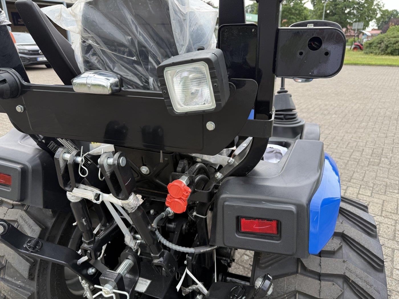Solis Kompakttraktor 26 9+9 Vorführer mit Industriebereifung -sofort verfügbar
