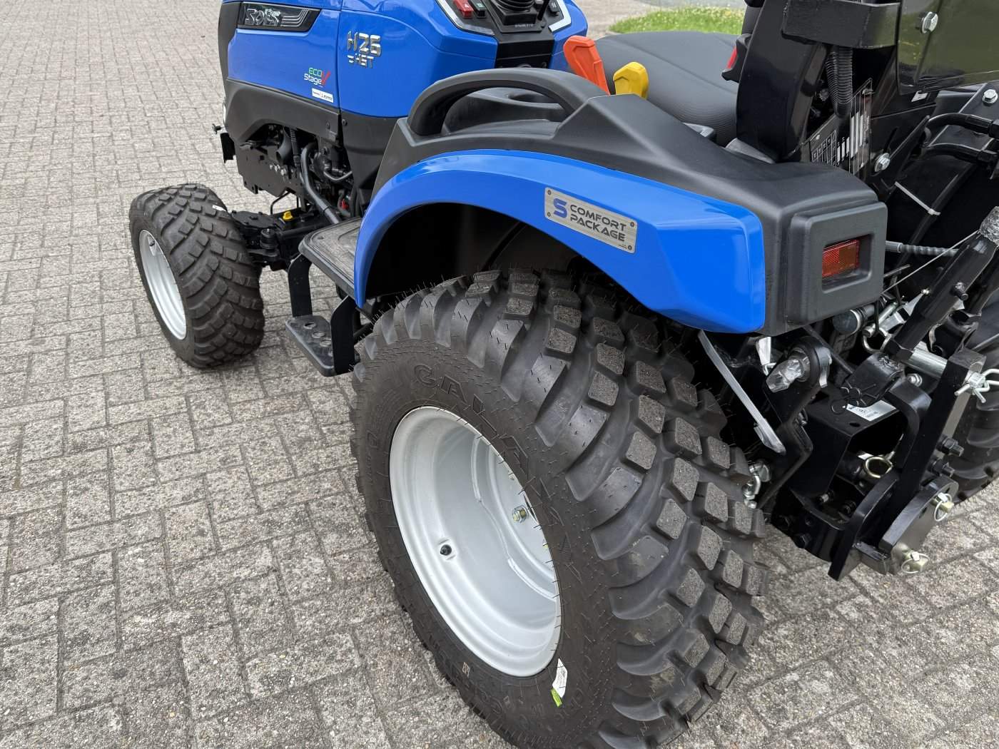 Solis Kompakttraktor 26 HST Vorführer mit Galaxy Pro Bereifung -sofort verfügbar
