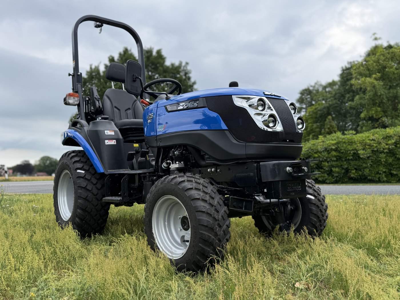 Solis Kompakttraktor 26 HST Vorführer mit Galaxy Pro Bereifung -sofort verfügbar