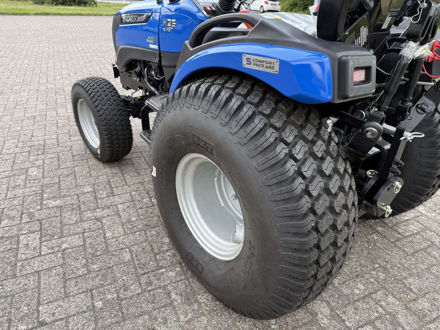 Solis Kompakttraktor 26 HST Vorführer mit Rasen-Bereifung groß -sofort verfügbar