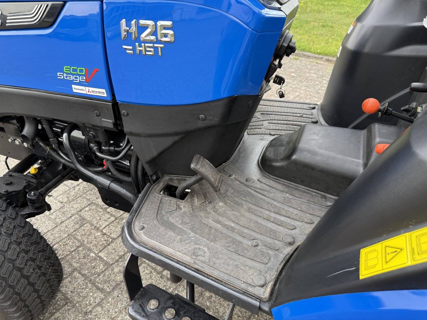 Solis Kompakttraktor 26 HST Vorführer mit Rasen-Bereifung groß -sofort verfügbar