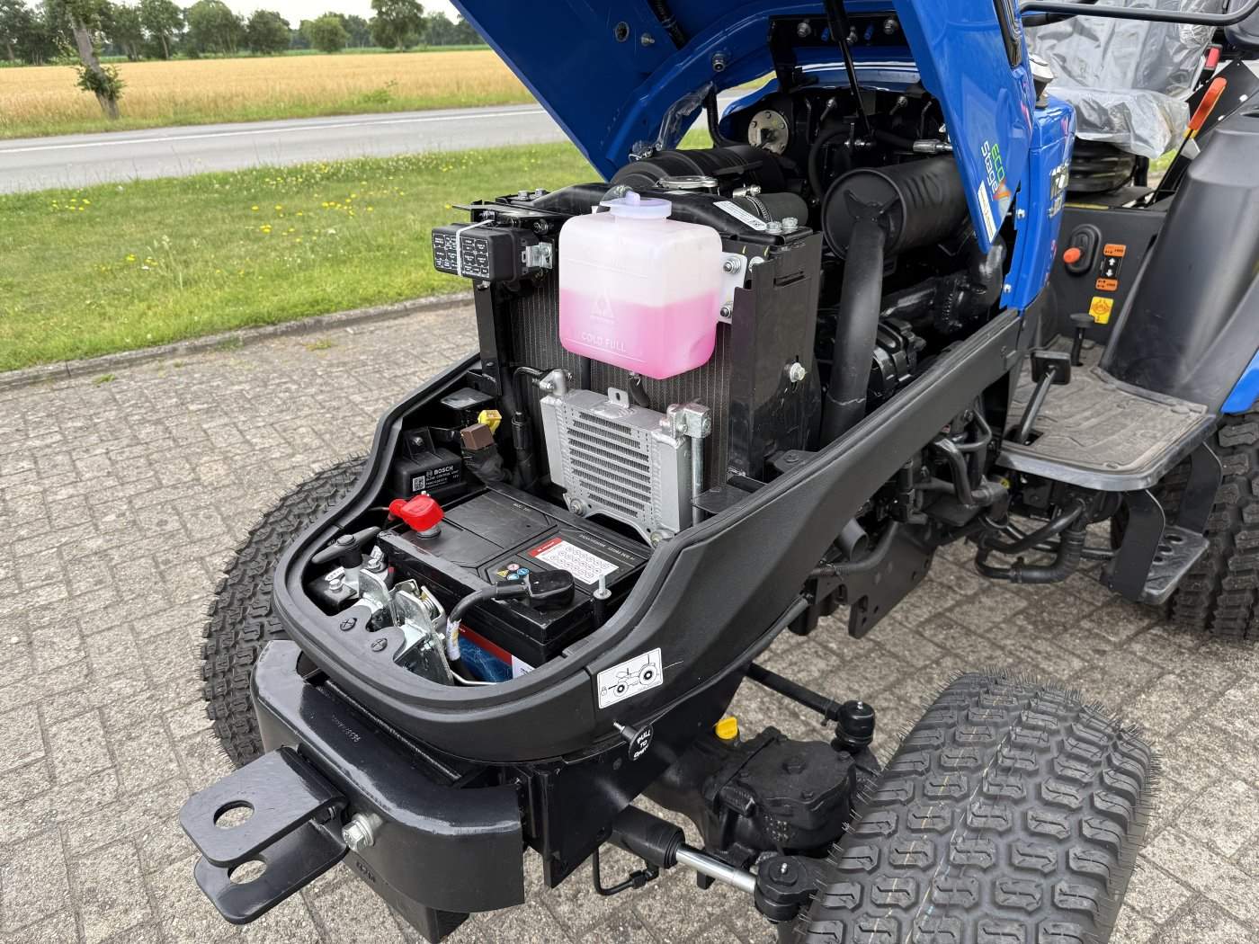 Solis Kompakttraktor 26 HST Vorführer mit Rasen-Bereifung groß -sofort verfügbar
