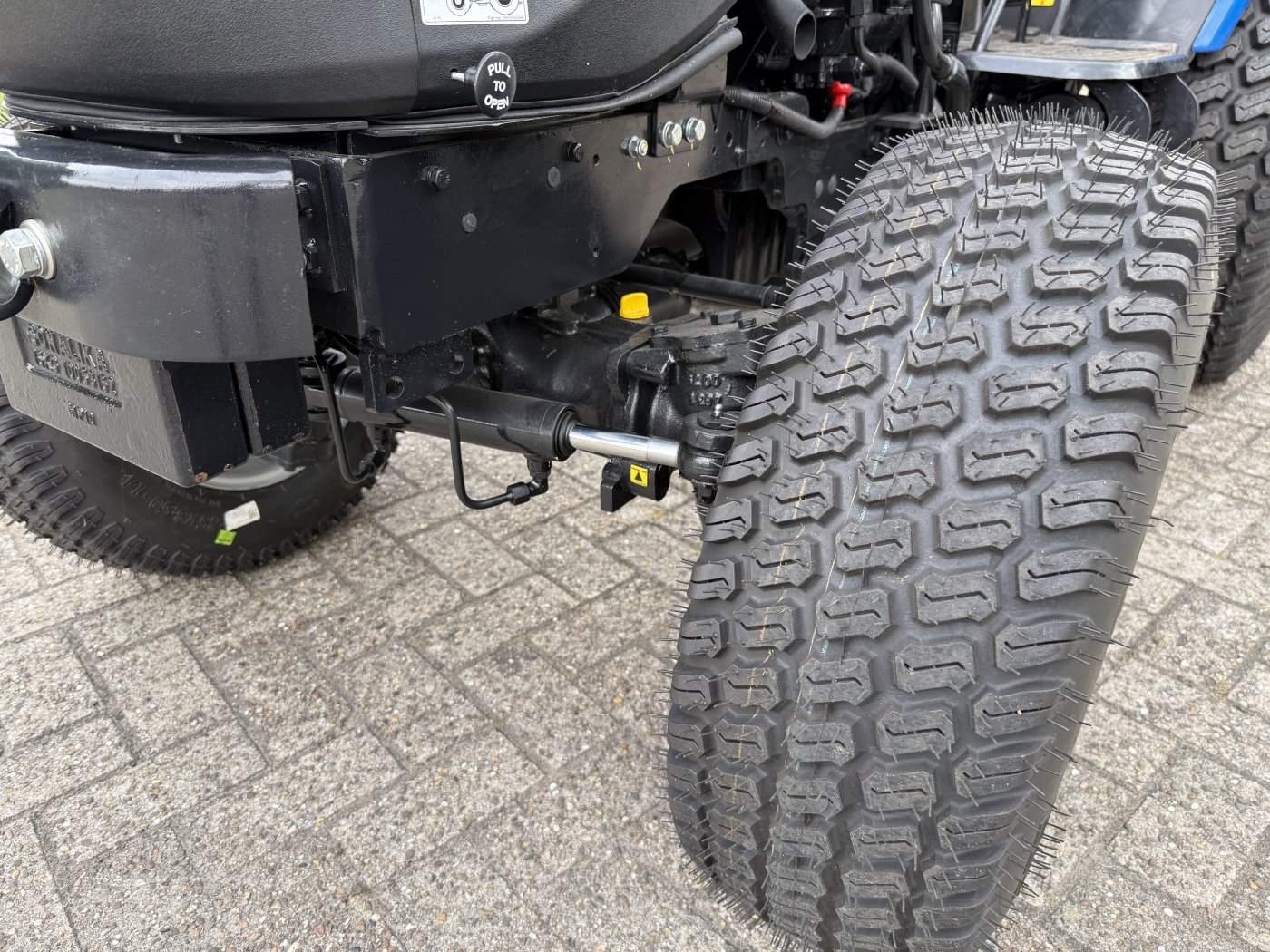 Solis Kompakttraktor 26 HST Vorführer mit Rasen-Bereifung groß -sofort verfügbar