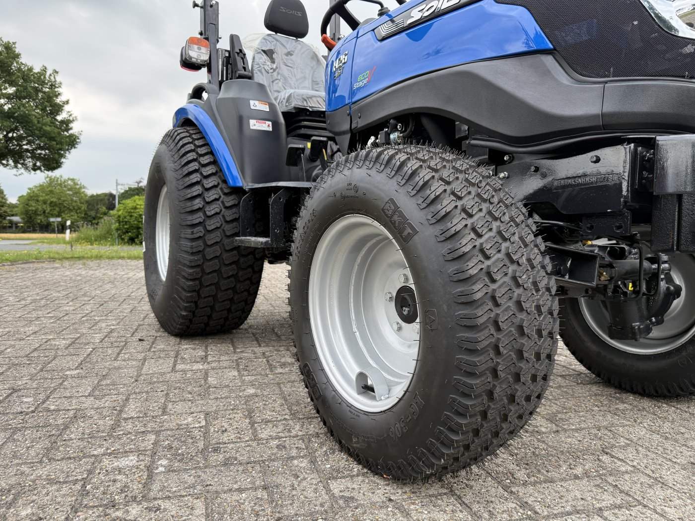 Solis Kompakttraktor 26 HST Vorführer mit Rasen-Bereifung groß -sofort verfügbar