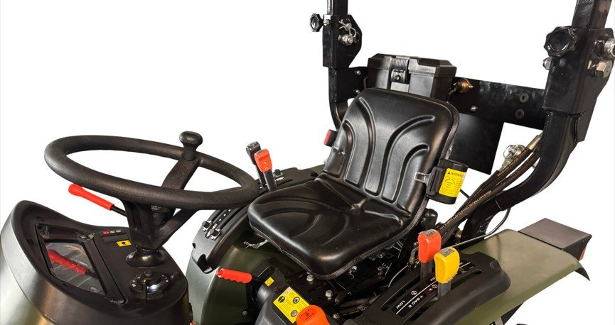 Startrac Allrad-Kleintraktor 22 Nato-Grün mit Industriebereifung