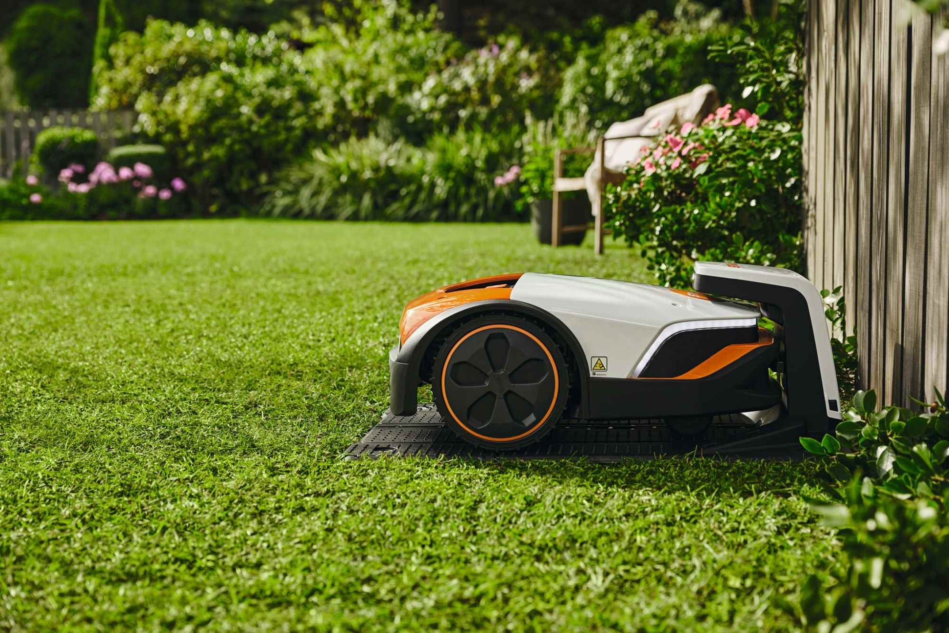 STIHL Mähroboter iMOW 7 für sehr große Rasenflächen