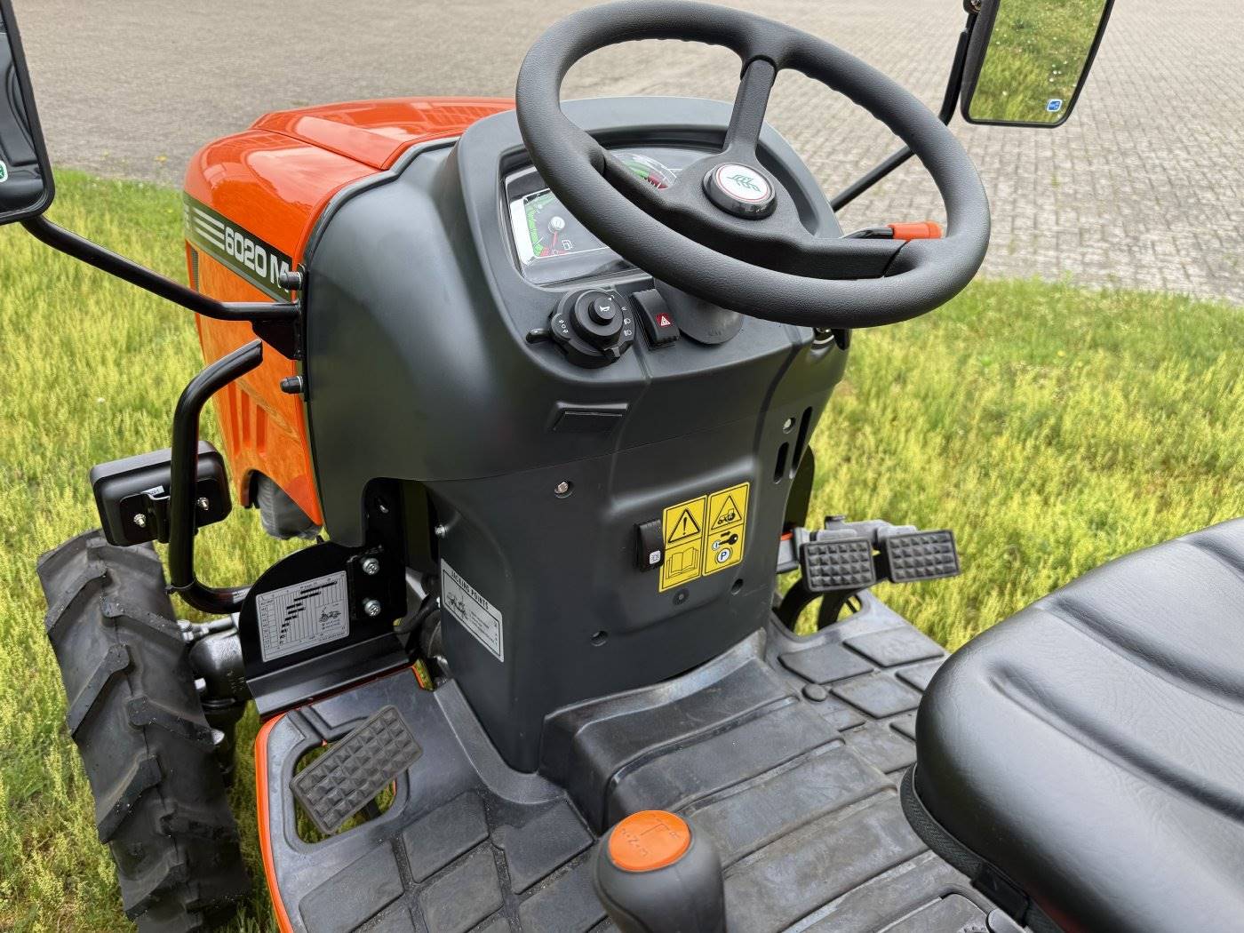 Tafe Allrad-Universalschlepper 6020M Grundmaschine ohne Bereifung - mit hydr. Lenkung