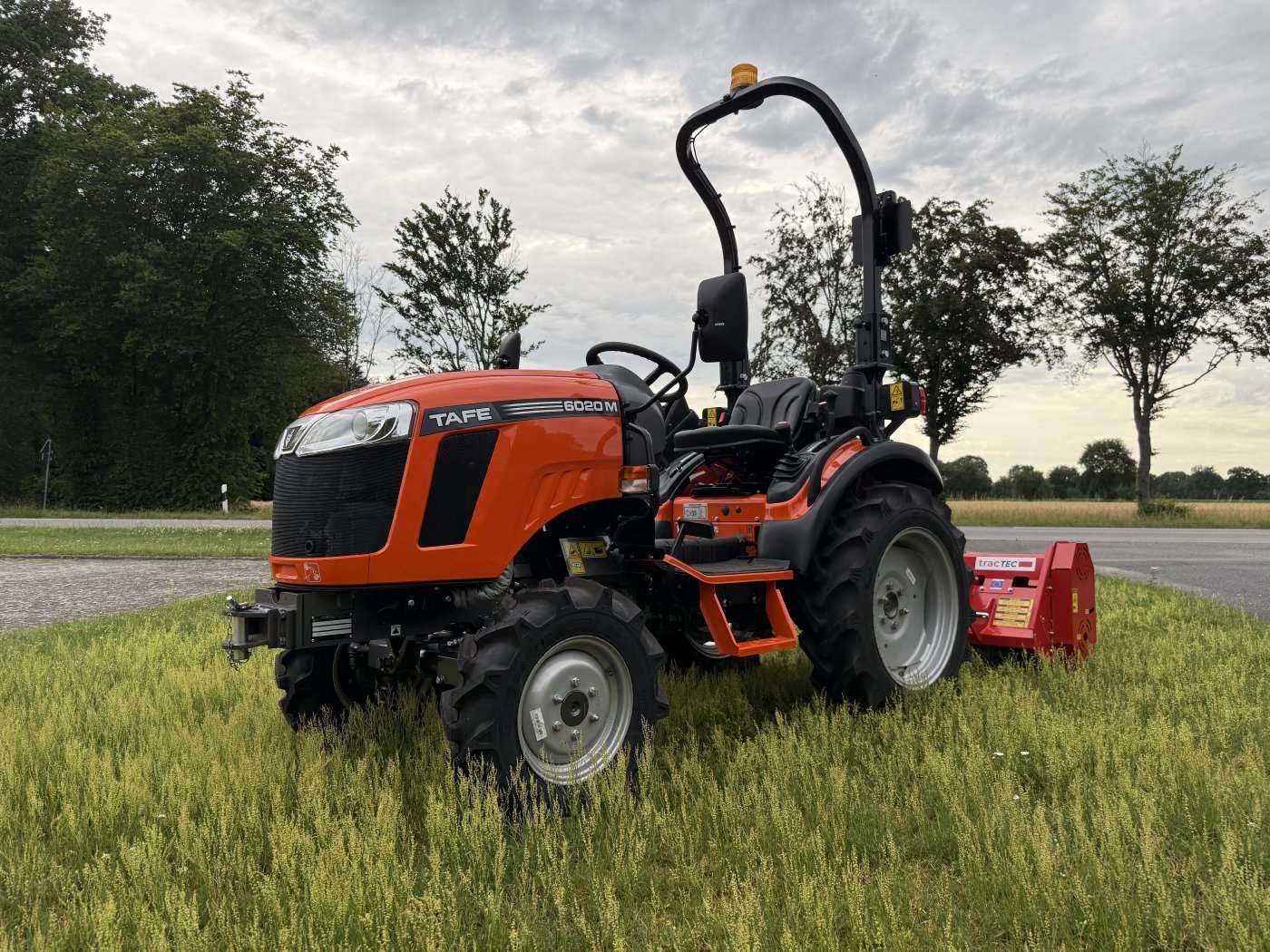 Tafe Allrad-Universalschlepper 6020M Grundmaschine ohne Bereifung - mit hydr. Lenkung