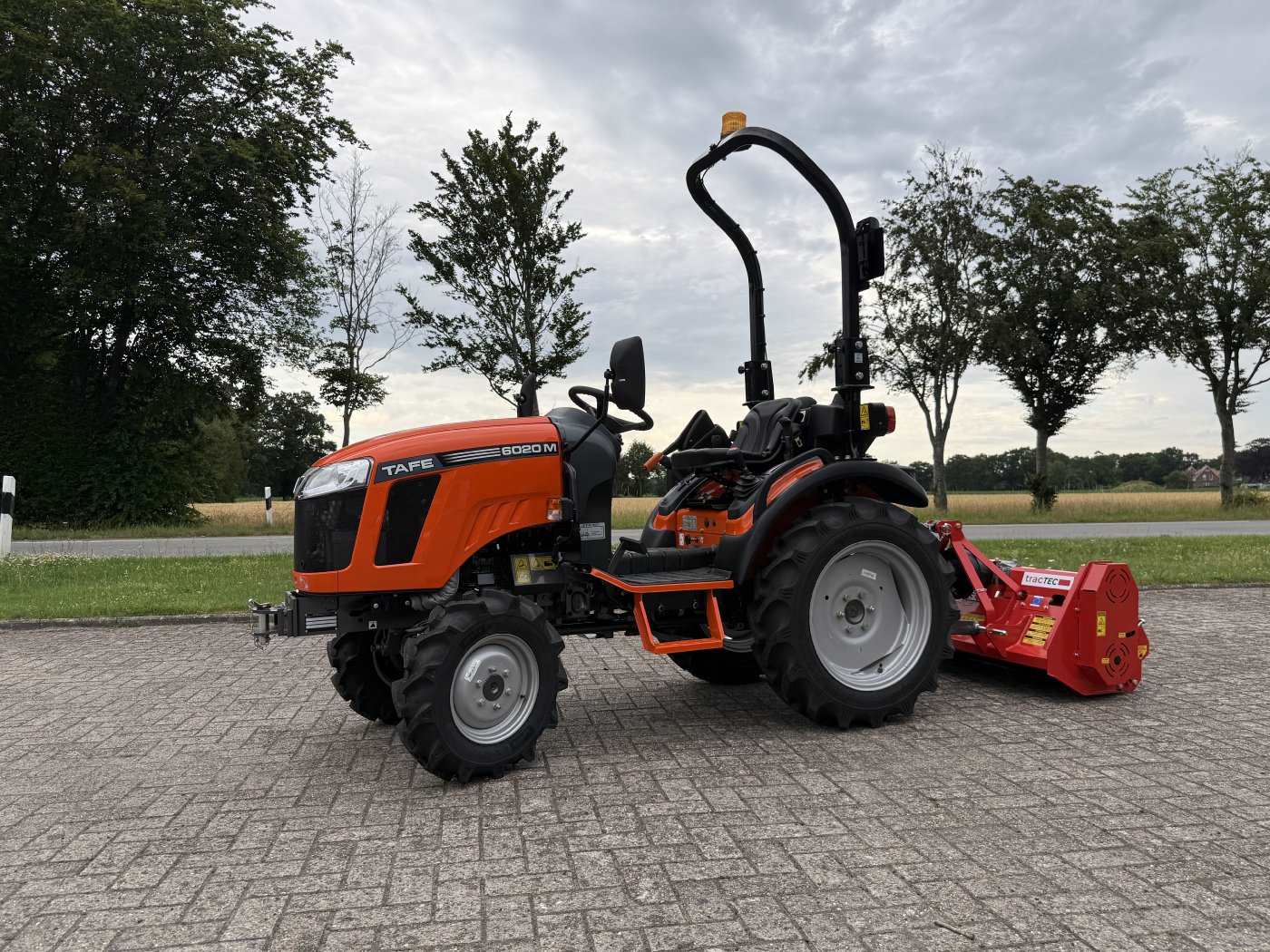 Tafe Allrad-Universalschlepper 6020M Grundmaschine ohne Bereifung - mit hydr. Lenkung