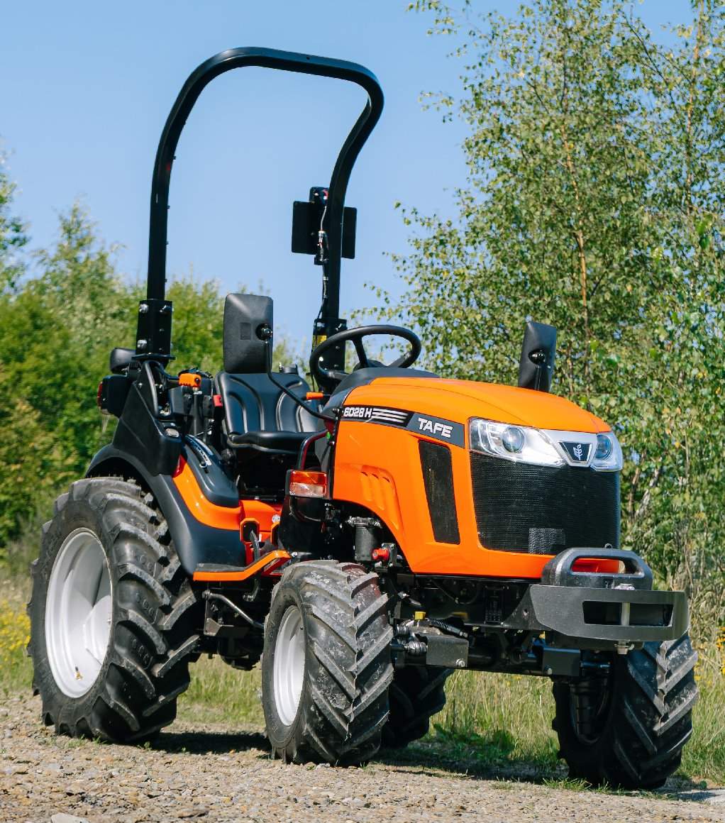 Tafe Allrad-Universalschlepper 6028H Grundmaschine ohne Bereifung - mit hydr. Lenkung